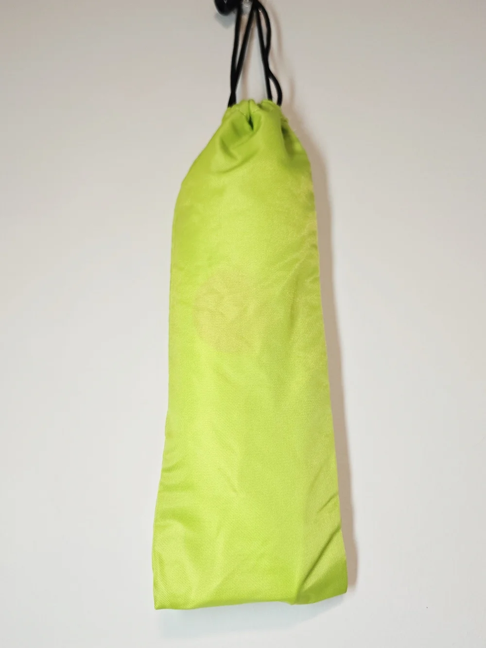 ezpz Mini Mat Plate & Bib In Green Combo. Great For Travel And Easy Cleanup.